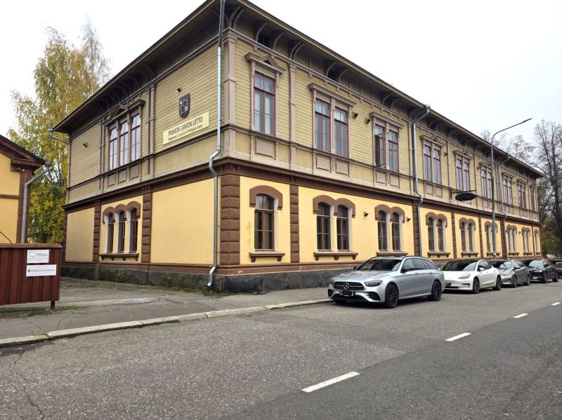 Vuokrattavana toimiva ja helposti kalustettava 44 m² toimistotila Sepänkatu 1:ssä, lähellä Kuopion keskustaa ja Väinölän...