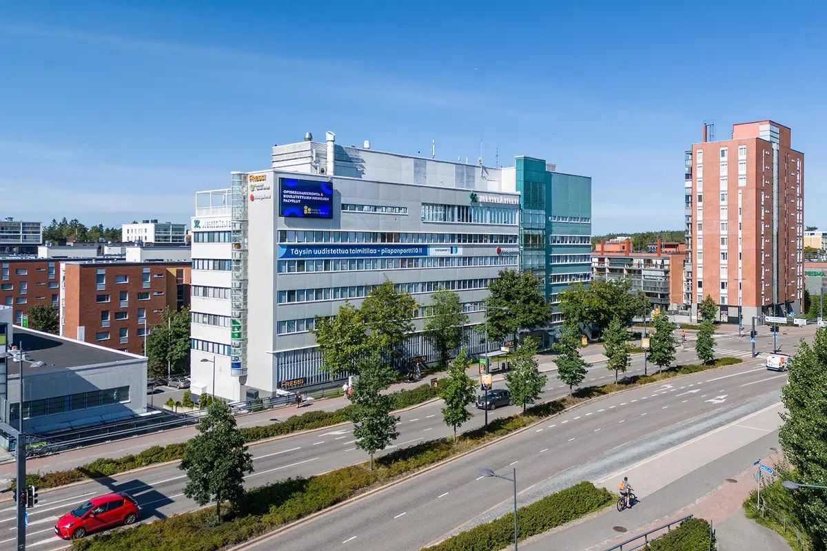 Vuokrataan katutason toimitila Espoon Piispanportti 10 kiinteistöstä. Tilassa on avotilaa ja huoneita. Tilaan on kulku k...