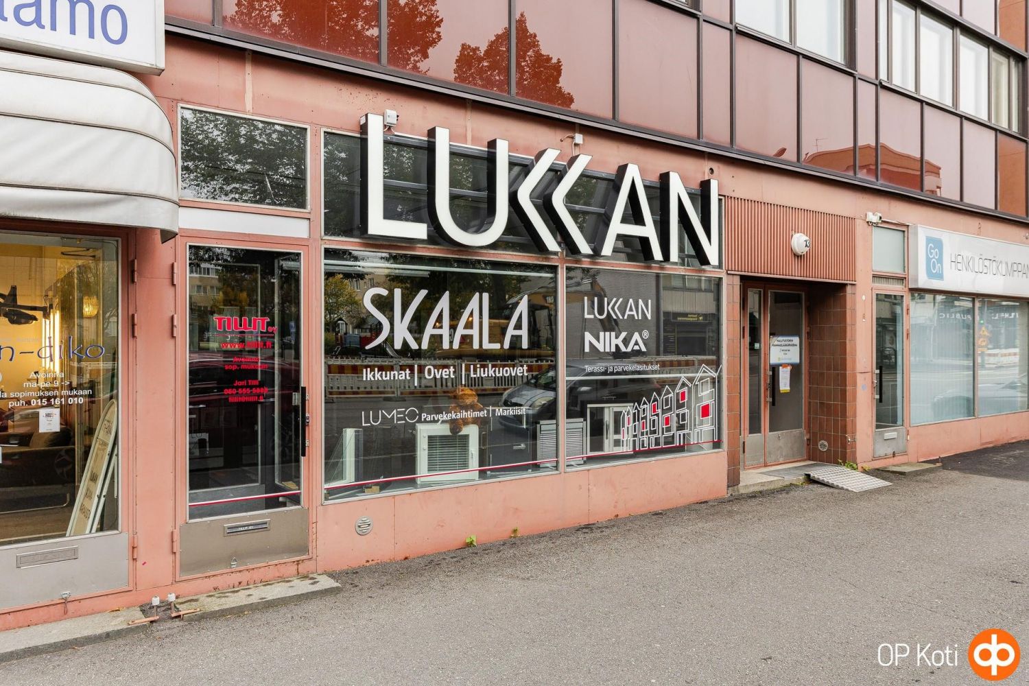 Liiketila täynnä mahdollisuuksia aivan Mikkelin keskustan tuntumassa!Etsitkö yrityksellesi näkyvää sijaintia, toimivia neliöitä ja tilaa kasvaa? Tässä on harvinainen mahdollisuus hankkia monipuolinen liiketila erinomaiselta paikalta aivan Mikkelin keskustan läheisyydestä.Reilunkokoinen 95,5 m² lii...