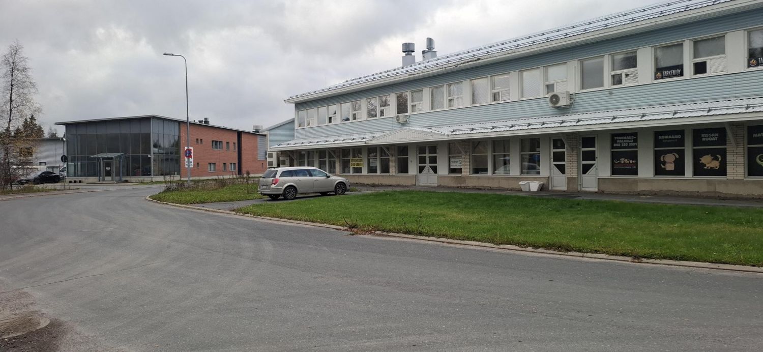 Vuokrataan valoisa  90 m² liike- ja toimistotila Maikkulan yrityskylässä.Etsitkö yrityksellesi toimivaa ja valoisaa toimitilaa vilkkaalta järkevän matkan päässä keskustasta ? Nyt tarjolla on erinomaisella sijainnilla 90 m² liike- ja toimistotila Maikkulan yrityskylässä. Tämä monipuolinen kohde sop...