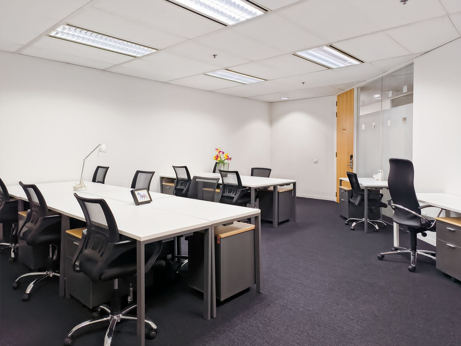 Yksityinen toimisto 25 hengelle Regus Alberga Business Center