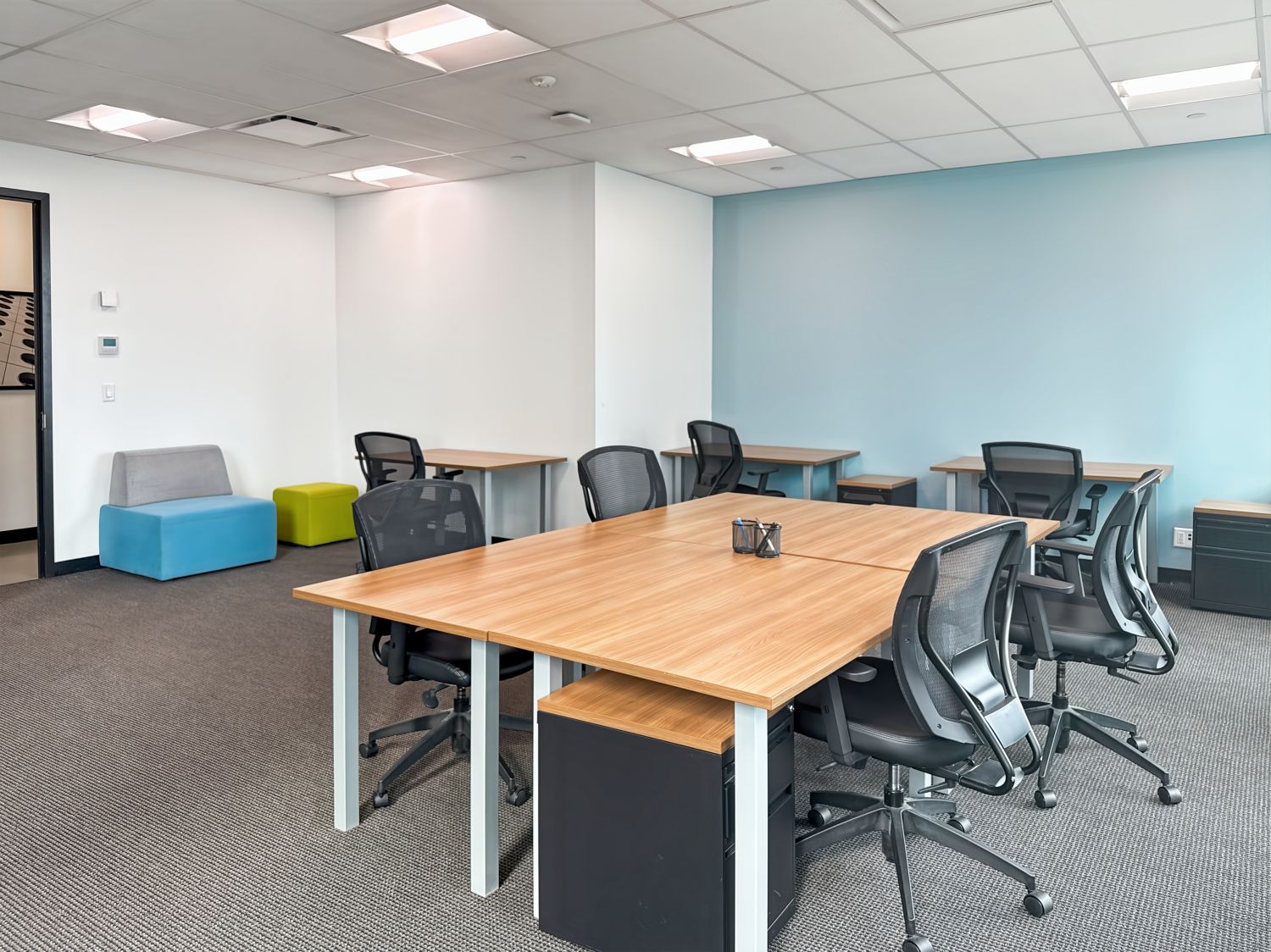 Palvelutoimisto | 40 henkeä Regus Alberga Business Center