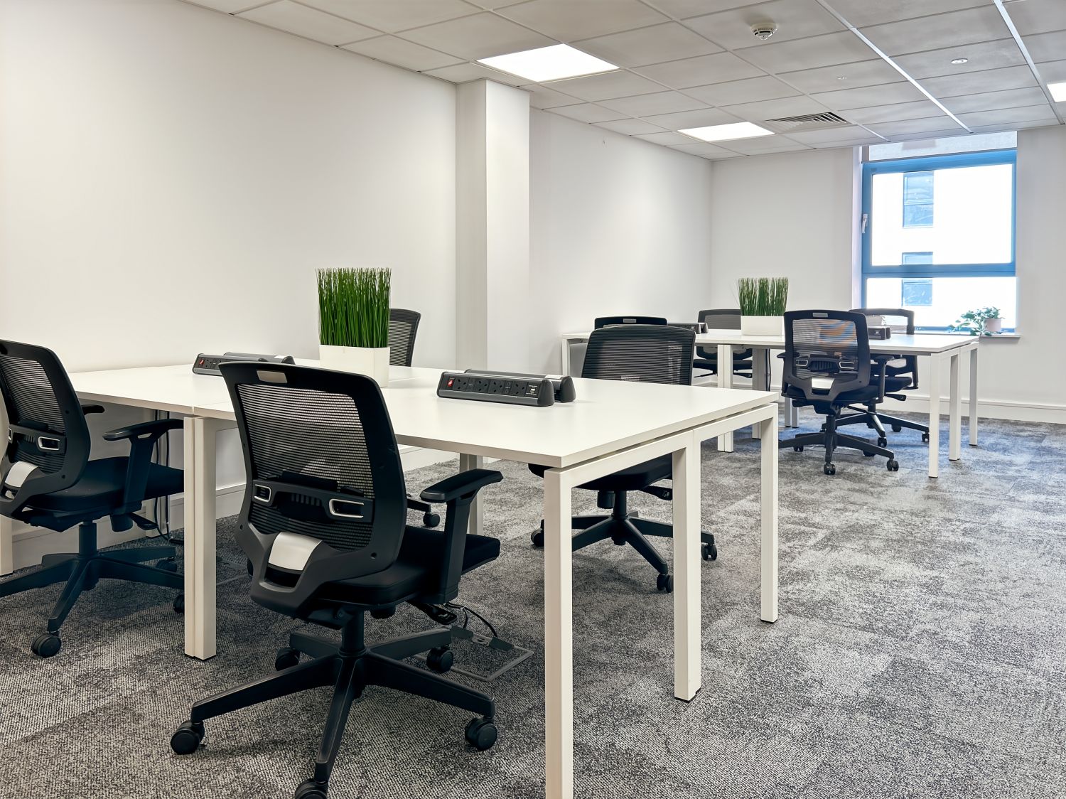 Täysin varusteltu toimisto 50 hengen tiimille  Regus Alberga Business Center