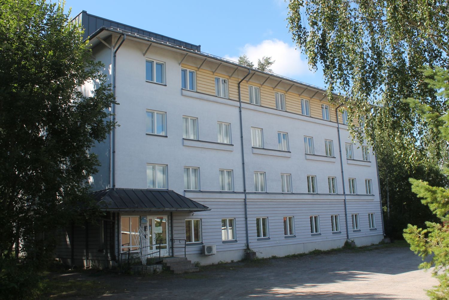 Turun Artukaisissa kaavan mukainen messu-, näyttely-, kulttuuri-, majoitus,- ja urheilutoimintaa palvelevien korttelialueella tontti pinta-alaltaan 9882m2 osoittessa Messukentänkatu 11, Turku. Vuokra-alue on tarkoitettu majoitusliiketoimintaan sekä palvelu- ja erityisasumiseen.
