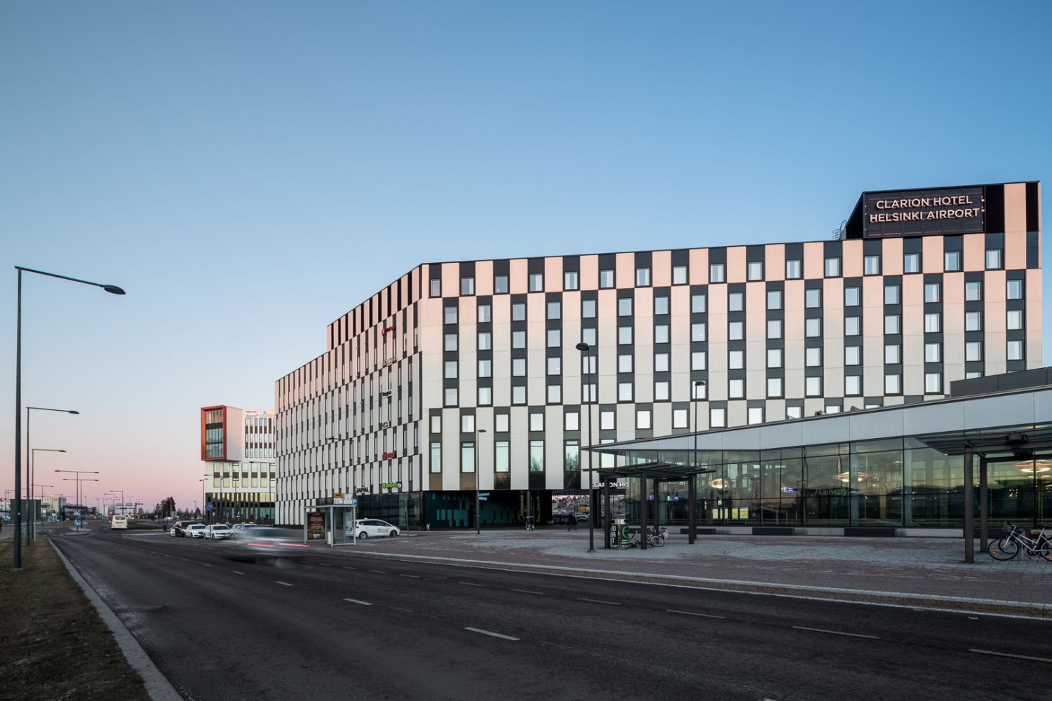1. kerroksen tila Aviabulevardi A1:ssä. Aviabulevardi on suunniteltu ja toteutettu LEED:in tiukkojen vaatimusten puittei...