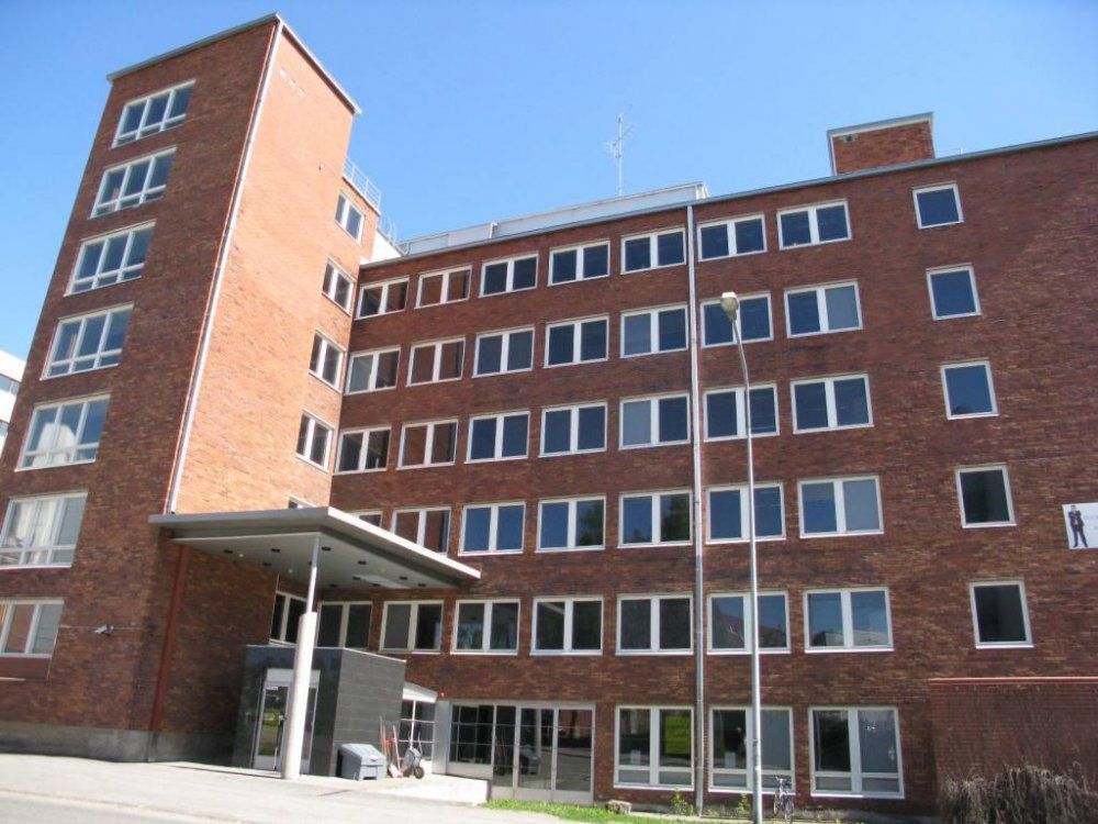 Kolmannen kerroksen toimistokokonaisuus pilkottavaksi tai kokonaan omaan käyttöön! Tila koostuu 699,5 m2 kokonaisuudesta...