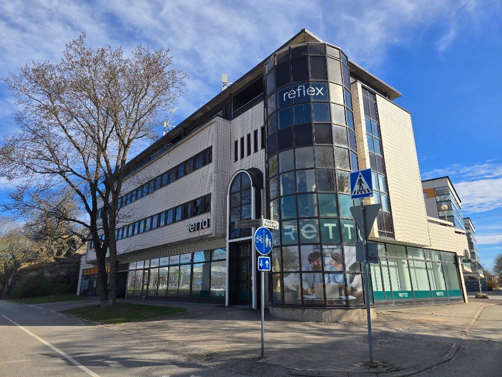 Siistikuntoinen liike-/toimistohuoneisto keskustan tuntumassa
