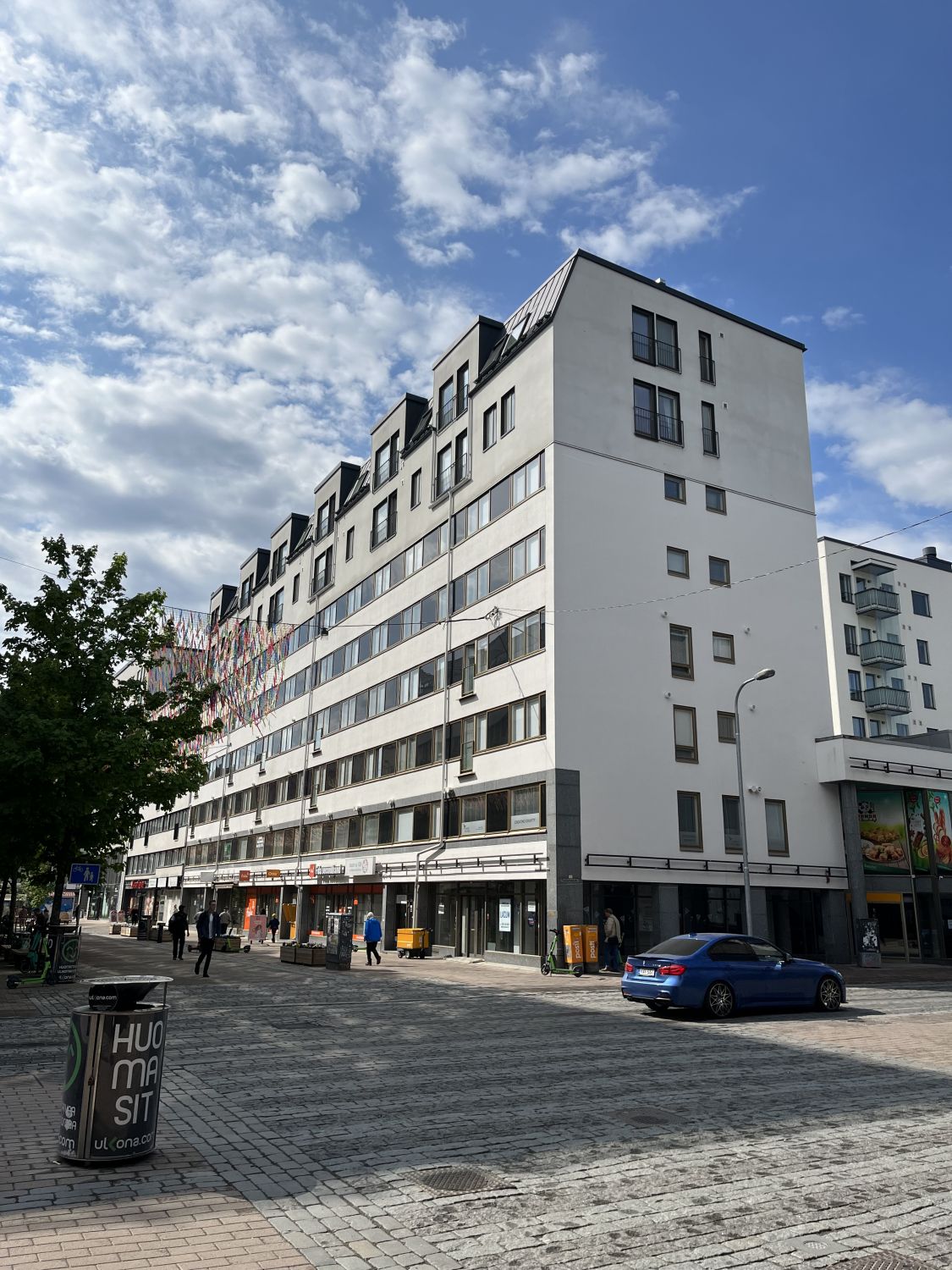 Nyt vapaana liiketila Kuninkaankadulla Kauppakadun ja Puutarhakadun välisellä kävelykatuosuudella! 