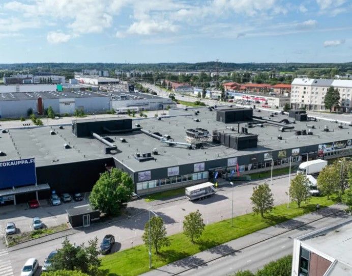 Vuokrattavana 1930 m2:n liike- ja varastotila huippusijainnilla Suomen vilkkaimmalla kauppapaikka-alueella Tammistossa, ...