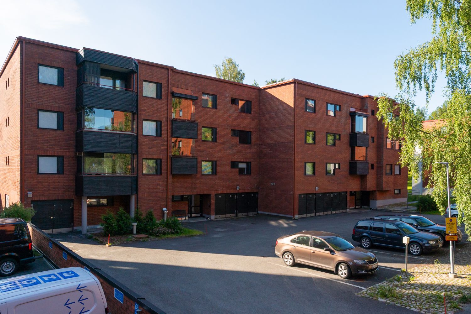 Edullinen varastotila Aatoksenkadulla!

Kellarikerroksen varastotila vuokrattavana edullisesti läheltä keskustaa. Pysäkö...