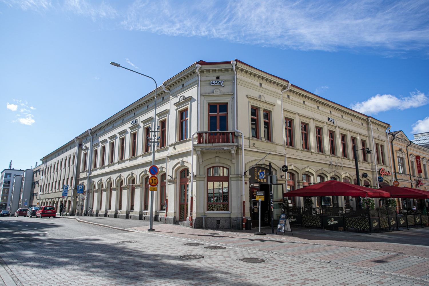 VUOKRATTAVANA heti vapaana 3. kerroksen liike- ja toimistotilaa Kuopion ytimessä, vastapäätä Tuomiokirkkoa, Kauppakadun ...